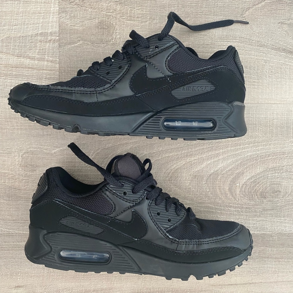 Nike Women’s Air Max 90s